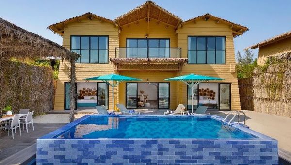 Anantara World Islands offers 40 private pool villas with an outdoor dining area and direct access to the beach. Anantara World Islands offers 40 private pool villas with an outdoor dining area and direct access to the beach.