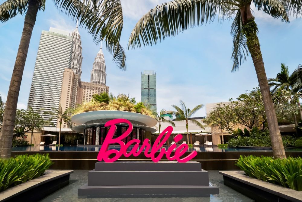 A discount barbie hotel