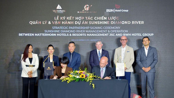 At a recent signing ceremony in Vietnam, Best Western came together with Matterhorn Hotels & Resorts to seal two highly significant contracts related to the Sunshine Diamond River development. At a recent signing ceremony in Vietnam, Best Western came together with Matterhorn Hotels & Resorts to seal two highly significant contracts related to the Sunshine Diamond River development.