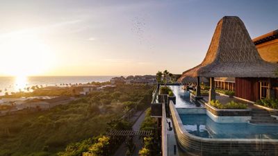 The Holiday Inn’s rooftop cocktail bar provides 180-degree view of the Indian Ocean.
