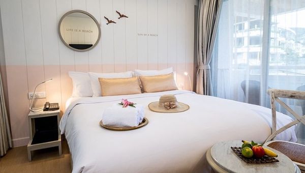 Guestrooms boast contemporary beach-inspired accommodations bathed in natural light. Guestrooms boast contemporary beach-inspired accommodations bathed in natural light.