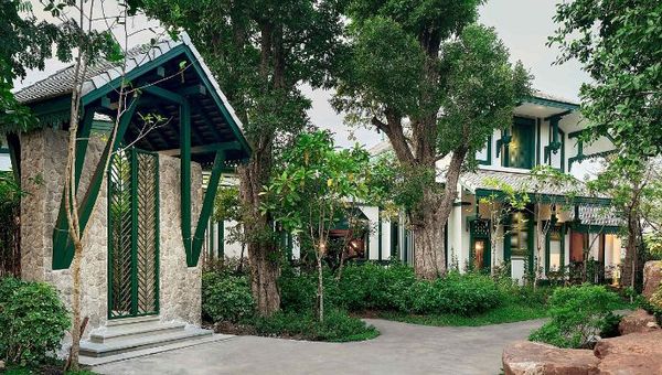 Rooms, suites and villas are created from upcycled train carriages. Rooms, suites and villas are created from upcycled train carriages.