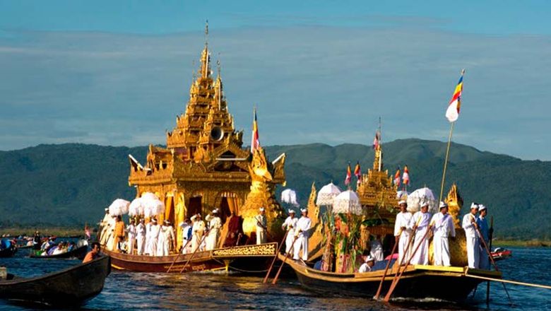 Myanmar festival lights up Inle Lake