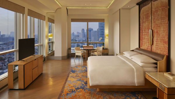 One King Bed Corner Deluxe View