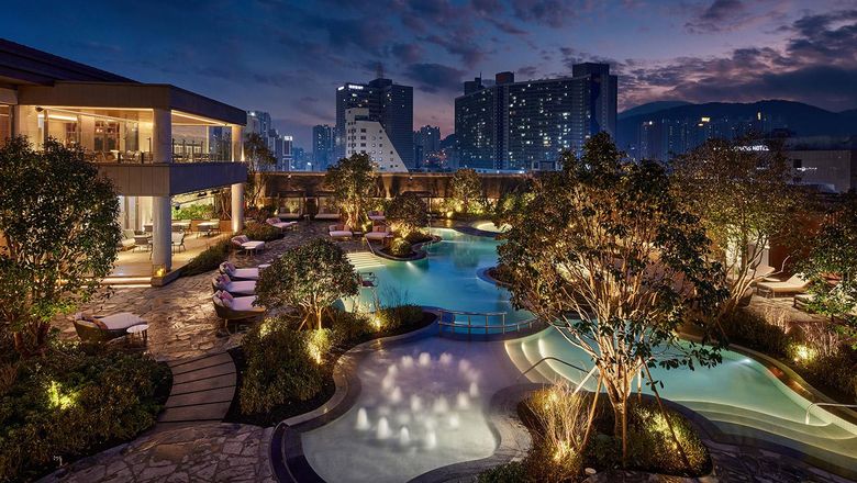 Since 2023, Lotte Hotel Busan’s outdoor swimming pool is only exclusively open for adults after sunset.