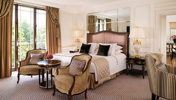 Rooms and suites feature soothing hues of pale leaf green and rose fog pink, to heather blue and lemon yellow. Rooms and suites feature soothing hues of pale leaf green and rose fog pink, to heather blue and lemon yellow.
