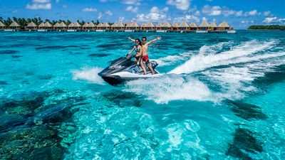 Excursions include sunset fishing, a dolphin cruise, or guided snorkelling along the house reef.