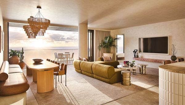 Mondrian Gold Coast offers 132 Studios, 63 Suites, 10 two- and three-bedroom Homes, 2 Beach Houses with plunge pools, and the luxurious 24th-floor Sky House. Mondrian Gold Coast offers 132 Studios, 63 Suites, 10 two- and three-bedroom Homes, 2 Beach Houses with plunge pools, and the luxurious 24th-floor Sky House.