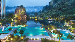 TUI BLUE The Haven Ipoh in Ipoh features air-conditioned suites, a 5-level swimming pool, an in-house restaurant, and a bar.