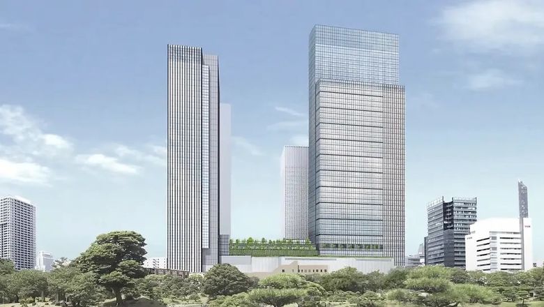 The hotel's Hamamatsucho location provides easy access to major business hubs, the Shinkansen bullet train, and airports.