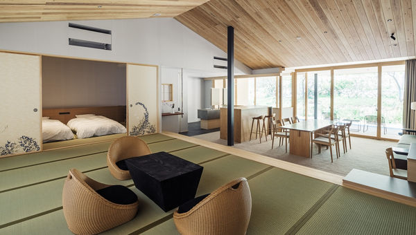 Suites feature traditional Japanese furnishings mixed with modern features. Suites feature traditional Japanese furnishings mixed with modern features.