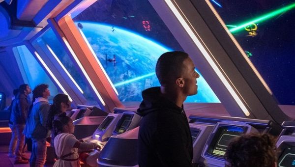 Guests can explore the Halcyon starcruiser’s bridge and learn how it functions from the crew. Guests can explore the Halcyon starcruiser’s bridge and learn how it functions from the crew.