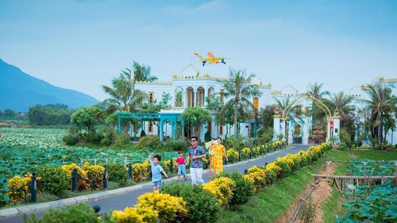 The Wyndham Vuon Vua Thanh Thuy is surrounded by lush vegetation and offers picturesque views of Lotus Lake.
