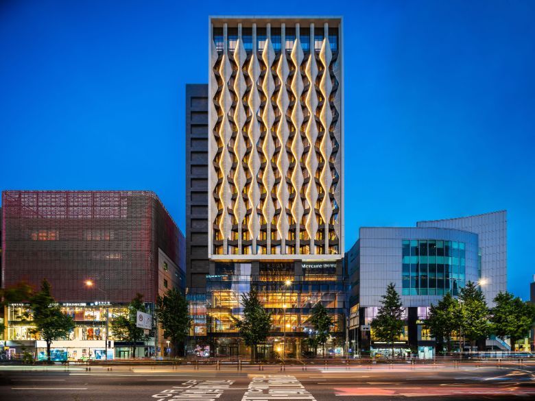 The 270-room Mercure Ambassador Seoul Hongdae boasts guestrooms fully equipped with Internet of Things.
