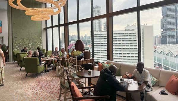 Guests in Marina Bay View rooms and suites receive complimentary access to HAUS 65, where they can connect with Mandala Club members.