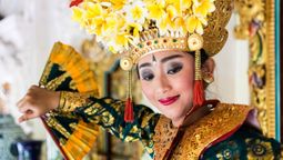 Bali’s governor believes the wearing of traditional dress at conferences will help to underline the island’s uniqueness.