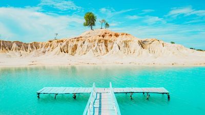 The Sand Dune and Blue Lake tour on Bintan.