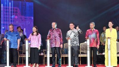 “I will continue to do my very best to make sure ‘Malaysia Boleh’, said Oscar-winning actress Michelle Yeoh at the ‘I LITE U’ launch ceremony in Pavilion KL.