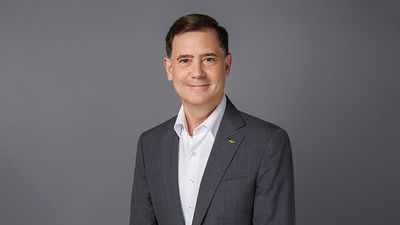 New GM Mark S Bradford has 20 years of experience with Mandarin Oriental Group.