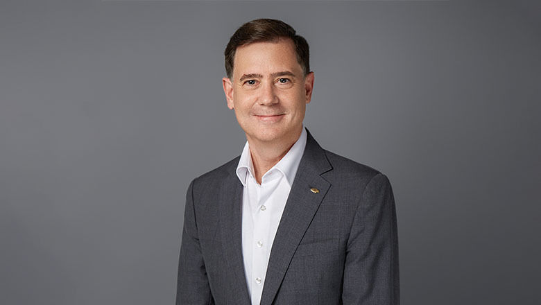 New GM Mark S Bradford has 20 years of experience with Mandarin Oriental Group.