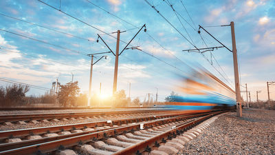 Malaysian Prime Minister Mahathir Mohamad has called off the Kuala Lumpur-Singapore high-speed rail project in a move to cut costs.