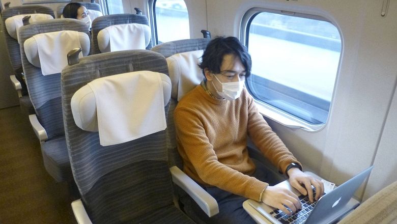 Facilitating work on “office cars” onboard shinkansen that connects the capital Tokyo and the country's northern and central parts.