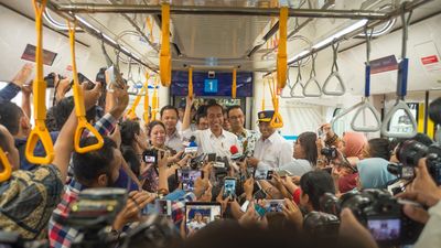 Indonesian President Joko Widodo visits the new Jakarta MRT, which is expected to open March 24.