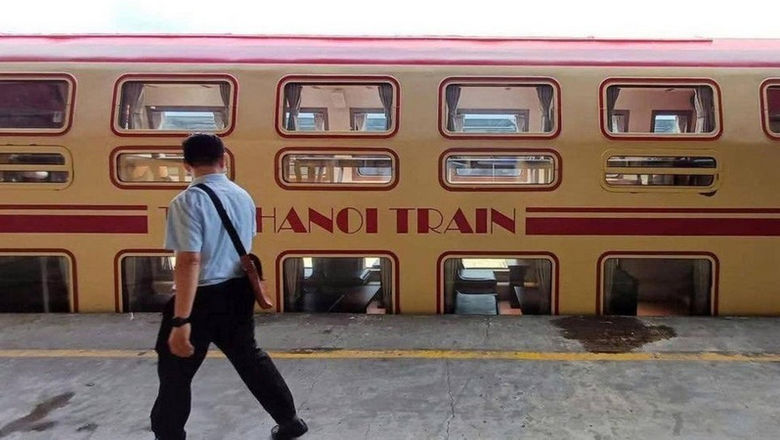 Explore Hanoi by rail with a new train service blending tradition, history and food on a 40-minute ride.