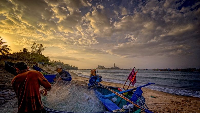 Guests at Azerai Ke Ga Bay can explore the local fishing community.