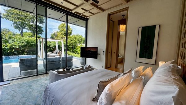 Raffles Sentosa’s smallest villa, the Signature One-Bedroom Pool Villa, spans 221 sqm and features a private pool and separate living room area. Raffles Sentosa’s smallest villa, the Signature One-Bedroom Pool Villa, spans 221 sqm and features a private pool and separate living room area.