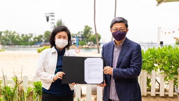 SDC and Temasek have signed an MOU to, among other things, identify opportunities to test solutions to lower the island's carbon footprint. SDC and Temasek have signed an MOU to, among other things, identify opportunities to test solutions to lower the island's carbon footprint.