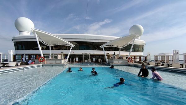 Genting Dream’s Palace Pool and Sun Deck is a relaxing haven for Palace guests. Genting Dream’s Palace Pool and Sun Deck is a relaxing haven for Palace guests.