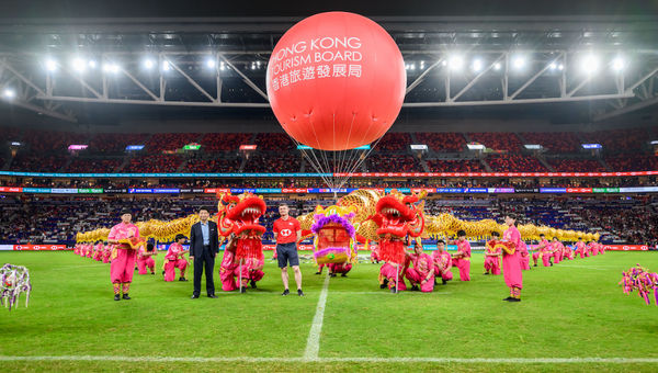 HKTB chairman Pang Yiu-kai and former Rugby Union player Brian O’ Driscoll led the opening ceremonies, which featured a dragon dance and a laser light show.