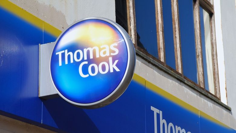 Fosun Tourism is selling its entire stake in Thomas Cook to an air ticket booking and travel business operator based in Poland.