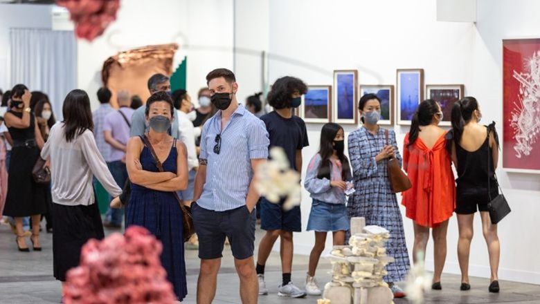 The 2021 event featured 104 galleries from 23 countries and territories, and upped the ante with daily broadcasts and virtual experiences streamed live from the event venue at Hong Kong Convention & Exhibition Centre.