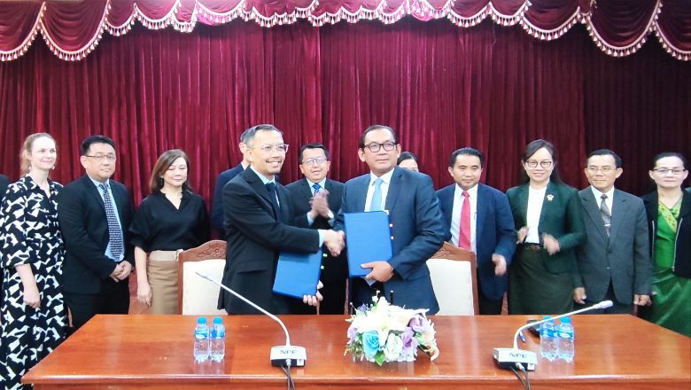 Khom Douangchantha, director general of the tourism marketing department at Laos Ministry of Information, Culture and Tourism and Eddy Soemawilaga, president of ASEANTA, signed an MoU to appoint ASEANTA as the organiser for Travex of ATF 2024 in Vientiane, Laos.