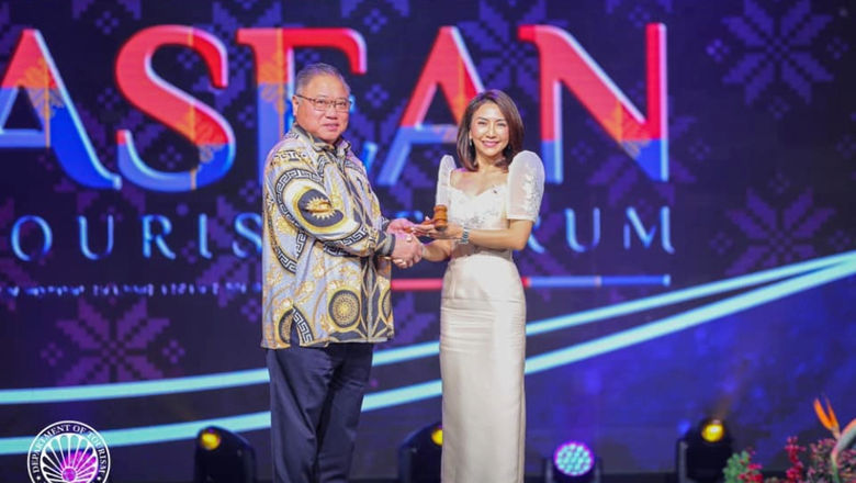 At the closing of ATF 2025 in Johor, Philippines Tourism Secretary Christina Garcia Frasco received the symbolic gavel of ATF chairmanship from Malaysia’s Minister of Tourism, Arts, and Culture, Dato Sri Tiong King Sing.