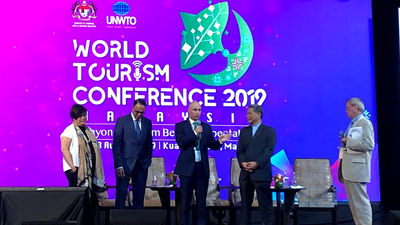 Left to right: TripAdvisor’s Sarah Matthews, Marriott International’s Rajeev Menon, Airbnb’s Brent Thomas, Malaysian Association of Hotels’ Cheah Swee Hee and moderator John Bell.