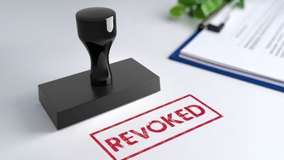 The agencies lost their licences for repeatedly failing to submit required financial documents, and one failed to meet the minimum net worth requirement.