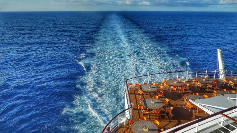 Complex itineraries, including cruise, require the help of traditional travel agents, says Expedia.