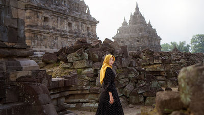 Indonesia and Malaysia tie as top Muslim travel destination.