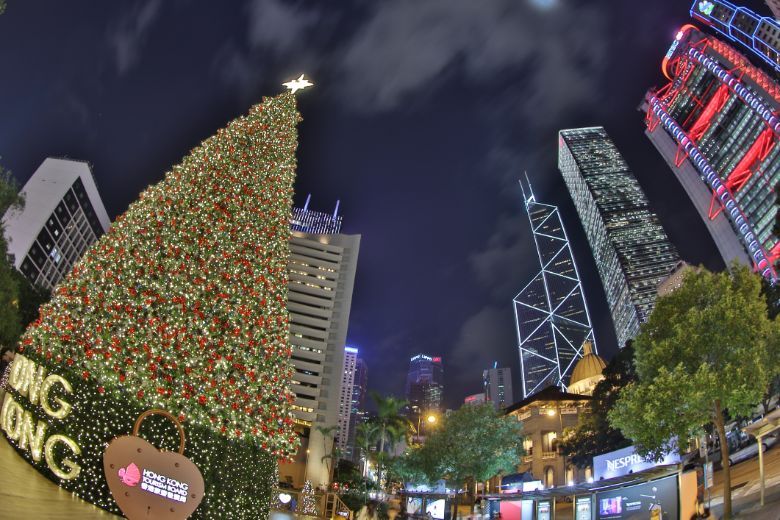 Interest in spending Christmas in Hong Kong is not lacking among Singaporeans, as latest booking data from ForwardKeys show.