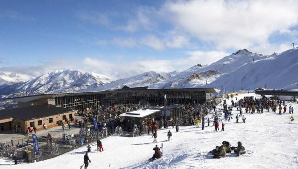 Qantas has already added more flights to Queenstown to "meet expected demand during the peak ski season" says Group CEO Alan Joyce. Pictured: Coronet Peak. Qantas has already added more flights to Queenstown to "meet expected demand during the peak ski season" says Group CEO Alan Joyce. Pictured: Coronet Peak.