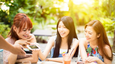 Alipay's global payment tech, available at 8 million merchants across 70 countries, exceeded 2019 transaction levels by 7%, showcasing widespread cross-border usage and growth.