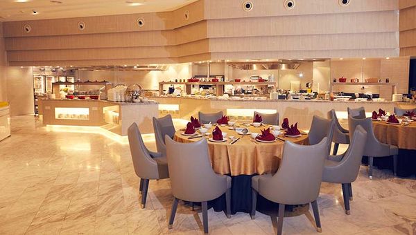 Can’t choose? Go for a buffet spread instead. Can’t choose? Go for a buffet spread instead.