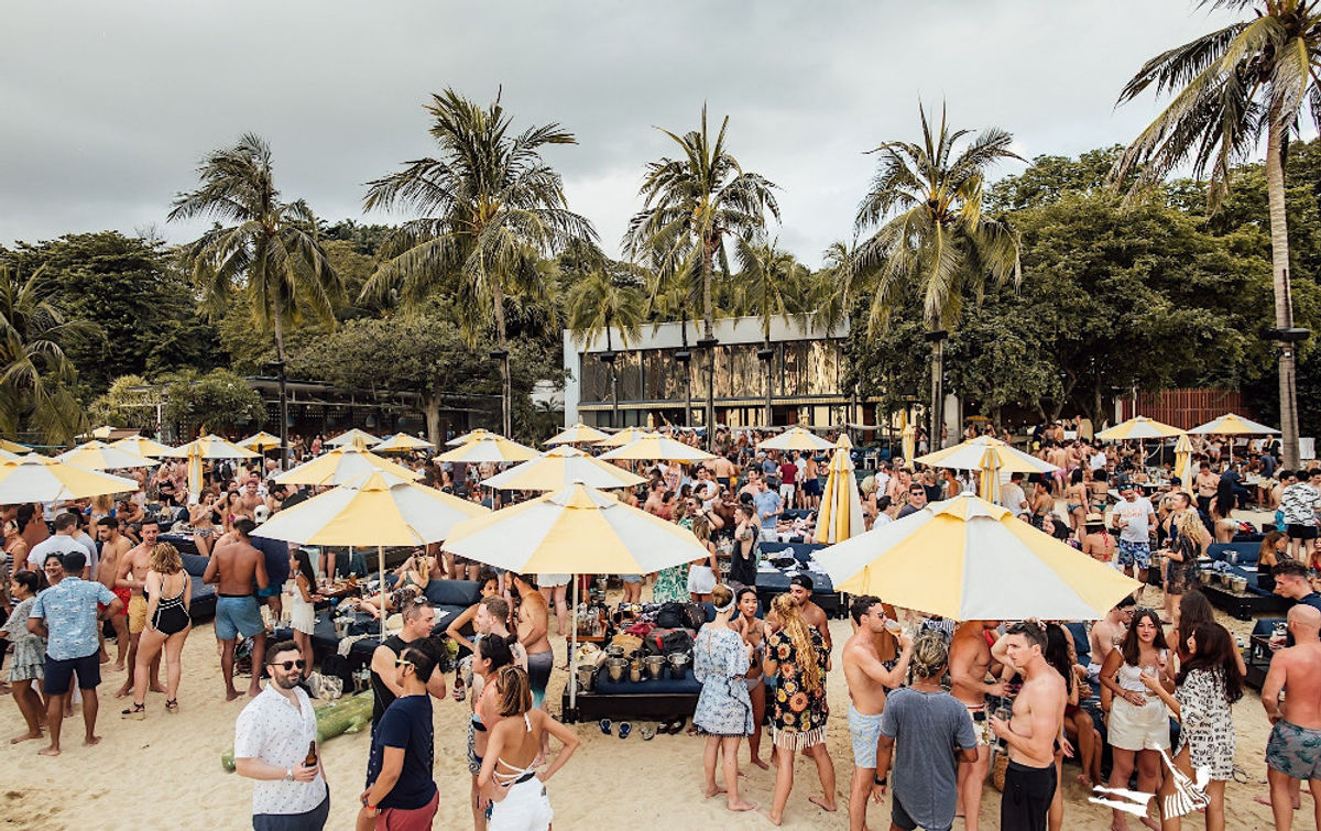 Beach clubs to relax & party in Barcelona! : Tips for holidays in Barcelona