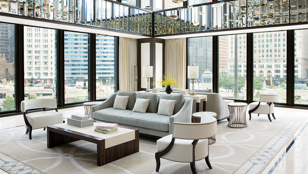 The Langham Chicago lobby.