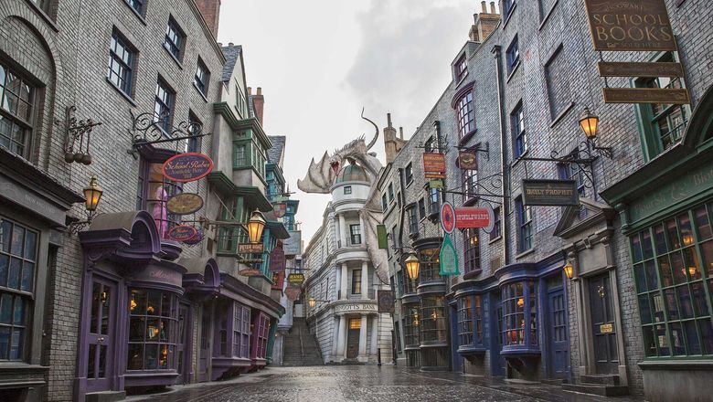 Starting May 29, vaccinated visitors will once again be able to wander through Diagon Alley in the Wizarding World of Harry Potter without masks.