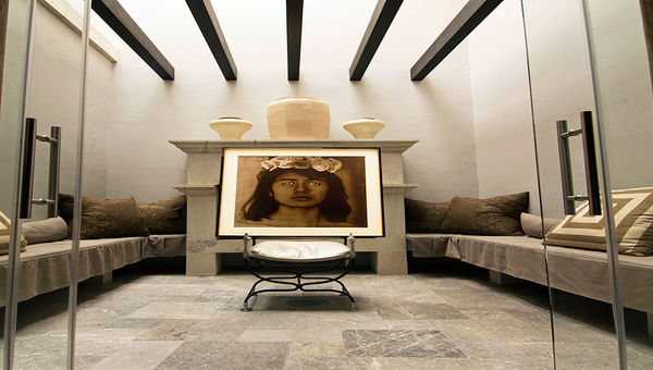 Artwork by Miguel Angel Ruiz can be found at the hotel. Artwork by Miguel Angel Ruiz can be found at the hotel.