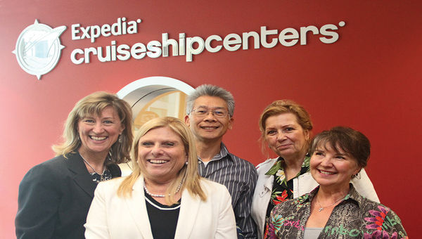 Celebrity Cruises CEO Lisa Lutoff-Perlo, second from left, met with Expedia CruiseShipCenters’ Senior Vice President of Sales and Marketing Geraldine Ree, left; Eric Tan, president of consumer sales; senior vacation consultant Christine Fox; and vacation consultant Shawna Noble.
